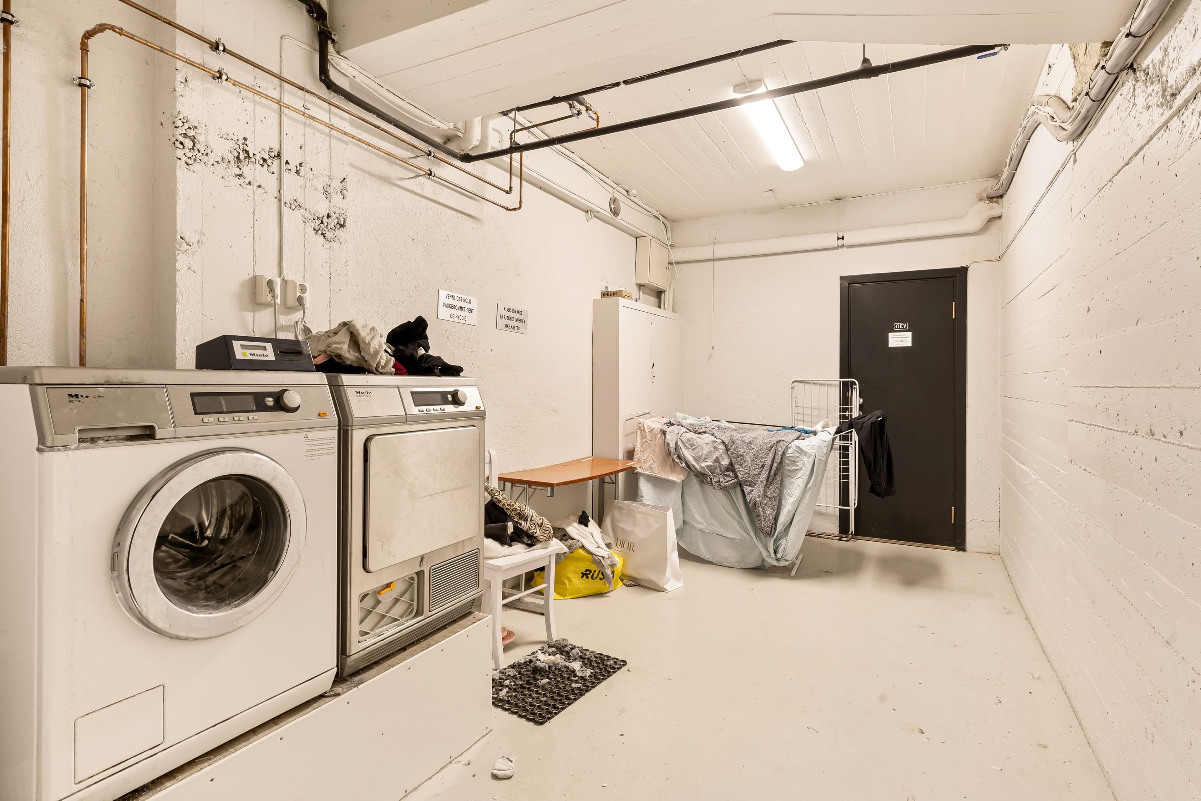 Renovering af kælder: Det skal du vide om miljø og lovkrav